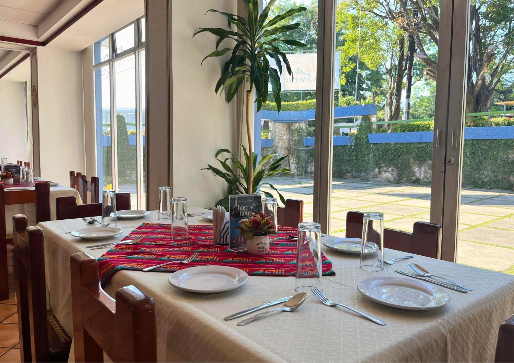 Hotel Maya Паленке Екстериор снимка